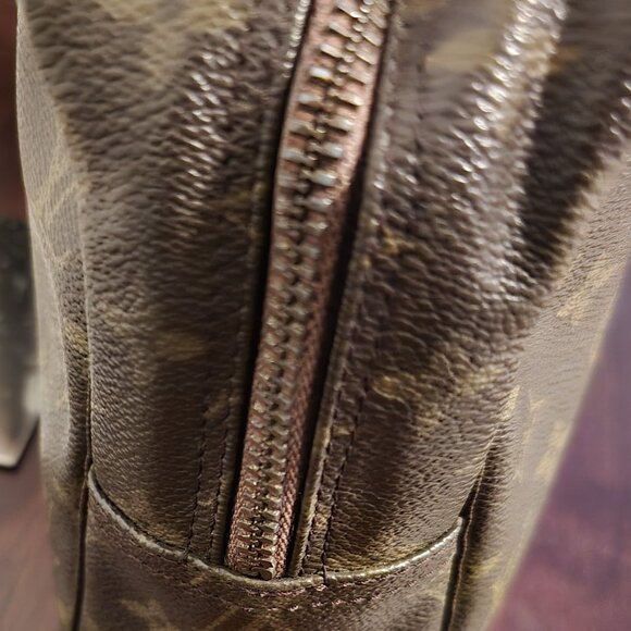 Authentic Louis Vuitton Monogram Trousse Toilette 28 Clutch/Cosmetic Bag - Picture 5 of 9